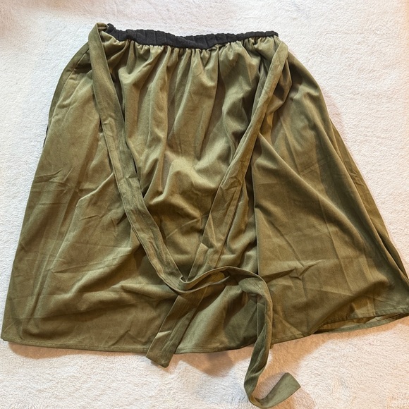 One Piece Thread & Supply Black Ribbed Top with Olive Green Skirt - Picture 2 of 7